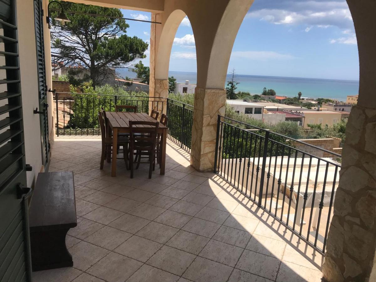 Villa Ceni - Appartamenti Con Camere, Cucina, Wc E Terrazza Sul Mare In Villa Con Piscina, Giardino E Parcheggio Marinella di Selinunte Exterior photo
