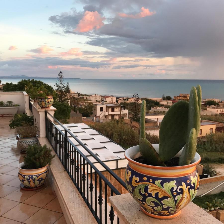 Villa Ceni - Appartamenti Con Camere, Cucina, Wc E Terrazza Sul Mare In Villa Con Piscina, Giardino E Parcheggio Marinella di Selinunte Exterior photo
