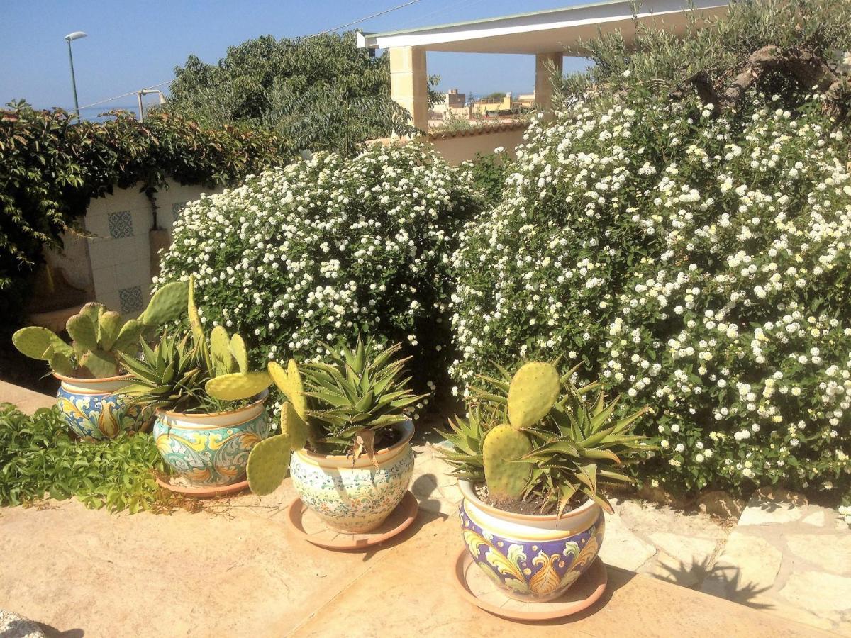 Villa Ceni - Appartamenti Con Camere, Cucina, Wc E Terrazza Sul Mare In Villa Con Piscina, Giardino E Parcheggio Marinella di Selinunte Exterior photo