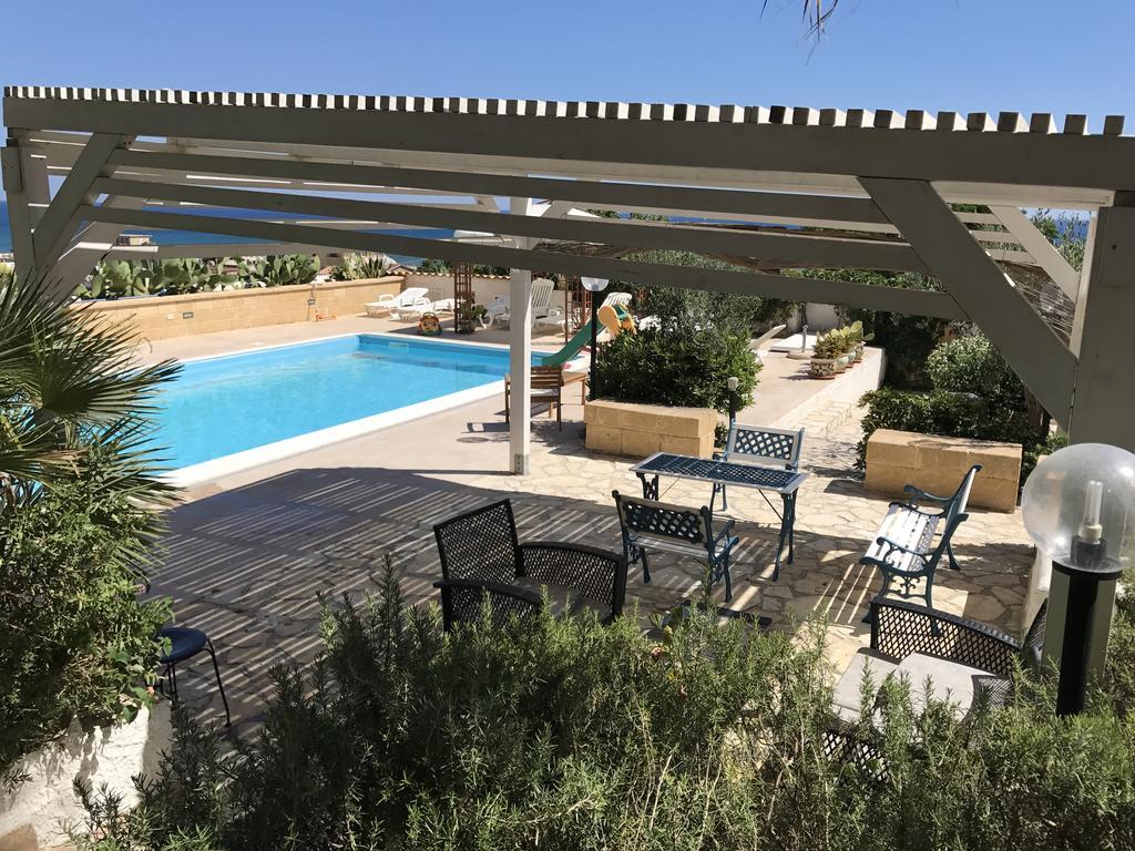 Villa Ceni - Appartamenti Con Camere, Cucina, Wc E Terrazza Sul Mare In Villa Con Piscina, Giardino E Parcheggio Marinella di Selinunte Exterior photo