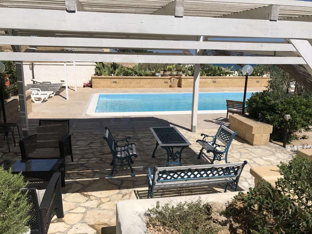 Villa Ceni - Appartamenti Con Camere, Cucina, Wc E Terrazza Sul Mare In Villa Con Piscina, Giardino E Parcheggio Marinella di Selinunte Exterior photo