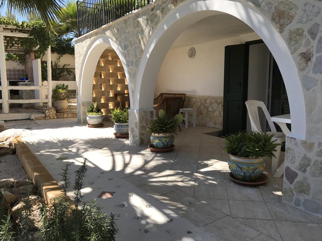 Villa Ceni - Appartamenti Con Camere, Cucina, Wc E Terrazza Sul Mare In Villa Con Piscina, Giardino E Parcheggio Marinella di Selinunte Exterior photo