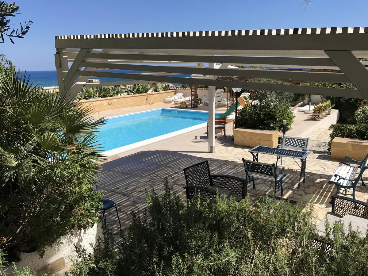 Villa Ceni - Appartamenti Con Camere, Cucina, Wc E Terrazza Sul Mare In Villa Con Piscina, Giardino E Parcheggio Marinella di Selinunte Exterior photo