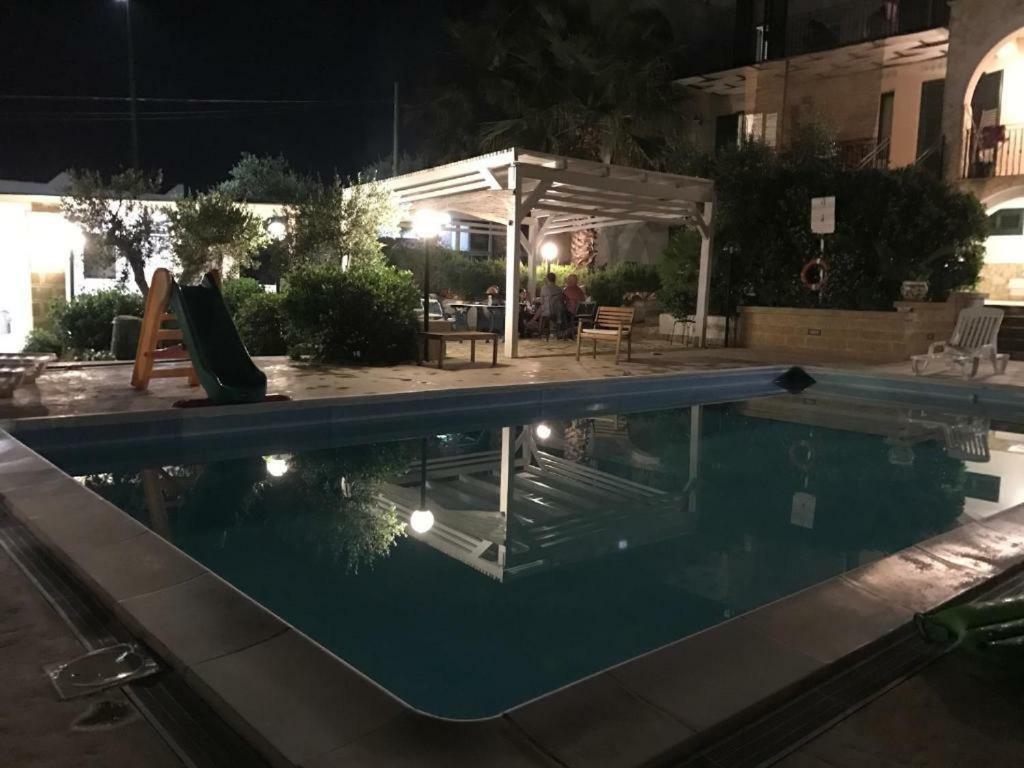 Villa Ceni - Appartamenti Con Camere, Cucina, Wc E Terrazza Sul Mare In Villa Con Piscina, Giardino E Parcheggio Marinella di Selinunte Exterior photo