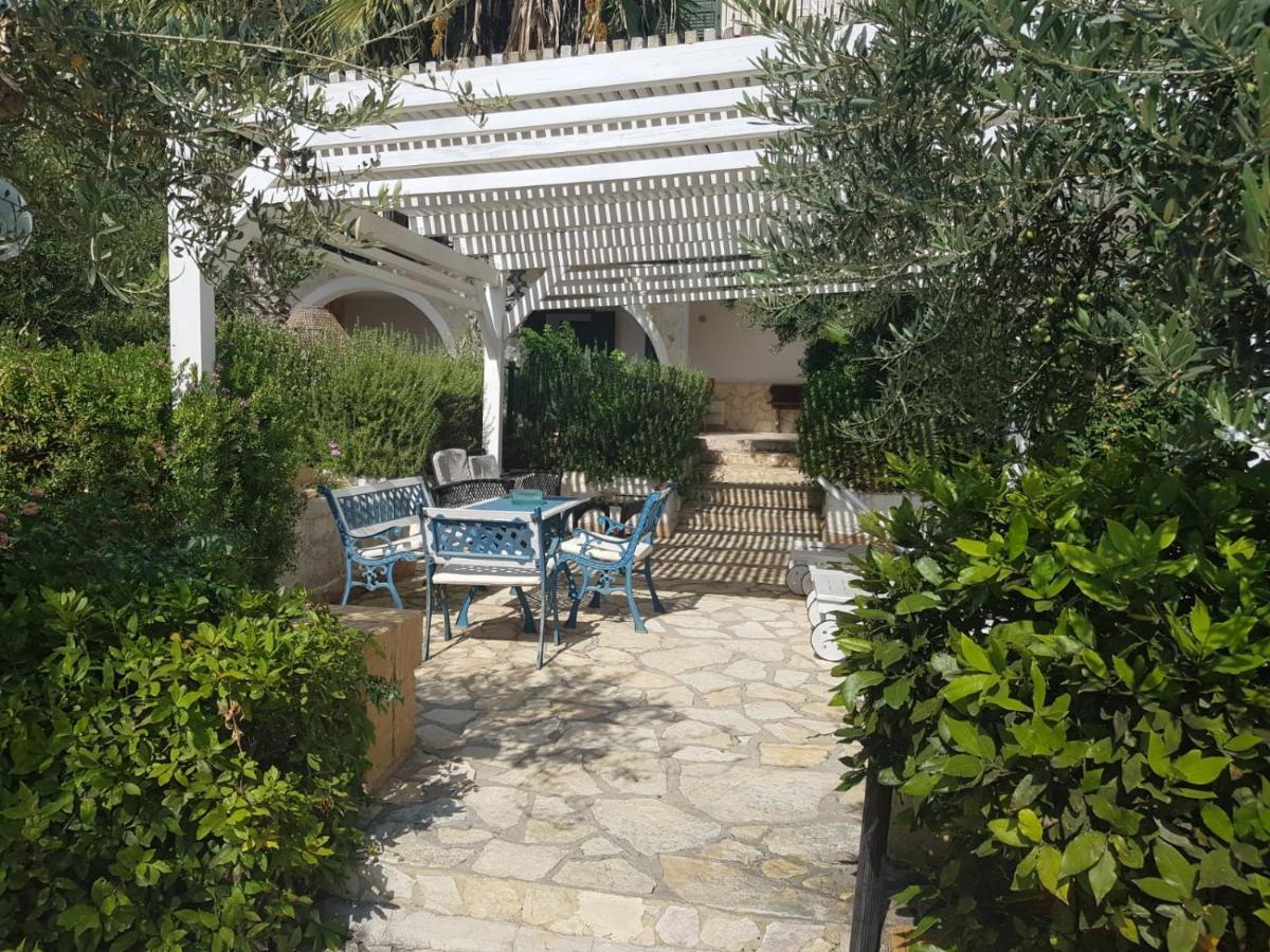 Villa Ceni - Appartamenti Con Camere, Cucina, Wc E Terrazza Sul Mare In Villa Con Piscina, Giardino E Parcheggio Marinella di Selinunte Exterior photo