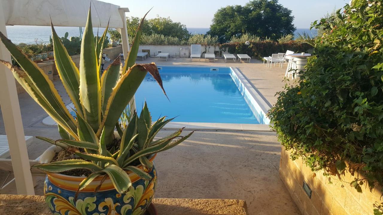 Villa Ceni - Appartamenti Con Camere, Cucina, Wc E Terrazza Sul Mare In Villa Con Piscina, Giardino E Parcheggio Marinella di Selinunte Exterior photo